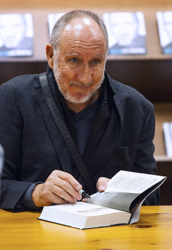 Pete Townshend Skokie booksigning