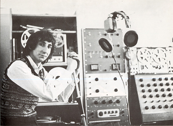 Pete Townshend in flat 1968